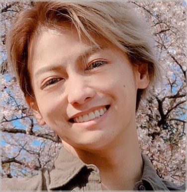 泉クリス(芸人)の年齢や本名、結婚歴の情報